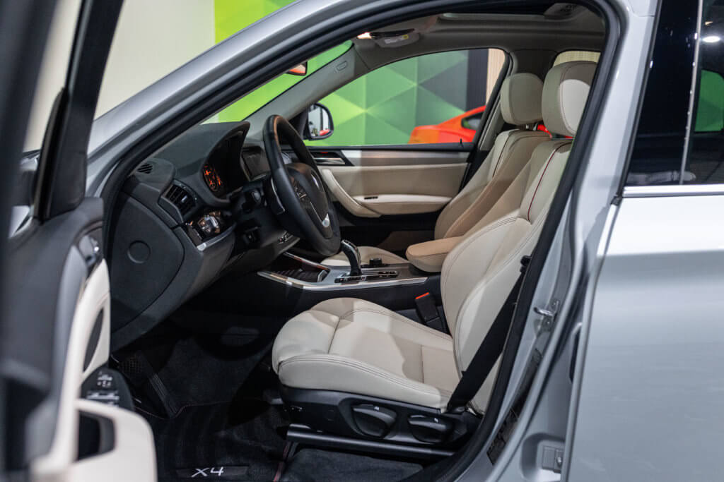 X4 30d Gris Interieur