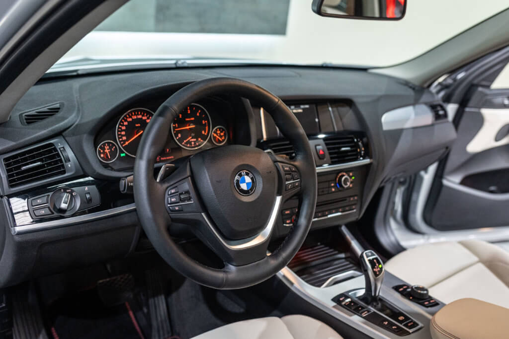 X4 35d Gris Interieur 15