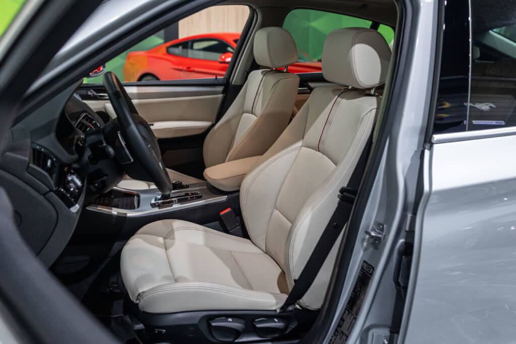 X4 30d Gris Interieur 2