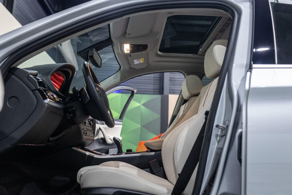 X4 30d Gris Interieur 22