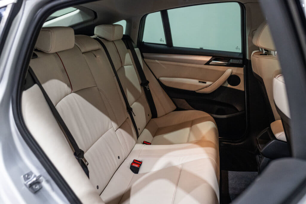 X4 30d Gris Interieur 28