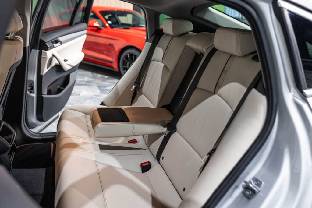 X4 30d Gris Interieur 33