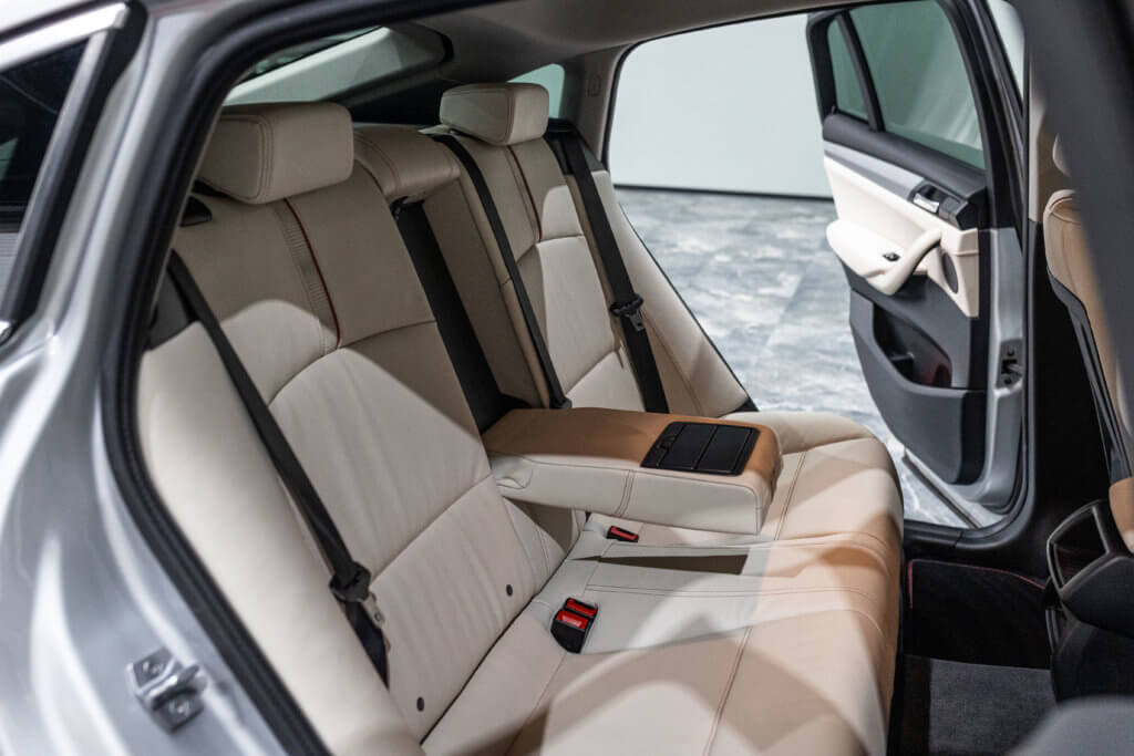 X4 30d Gris Interieur 34
