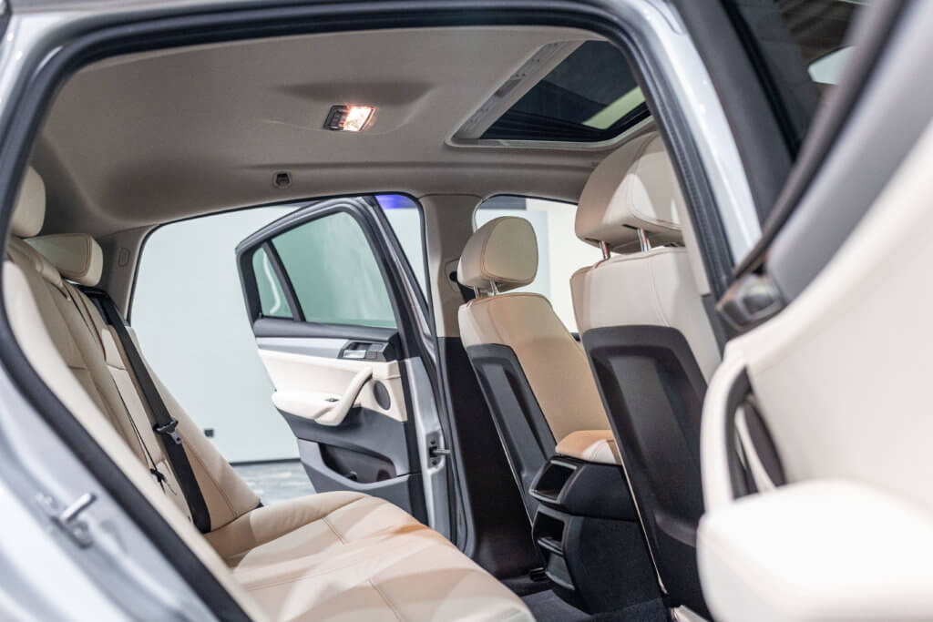 X4 30d Gris Interieur 35