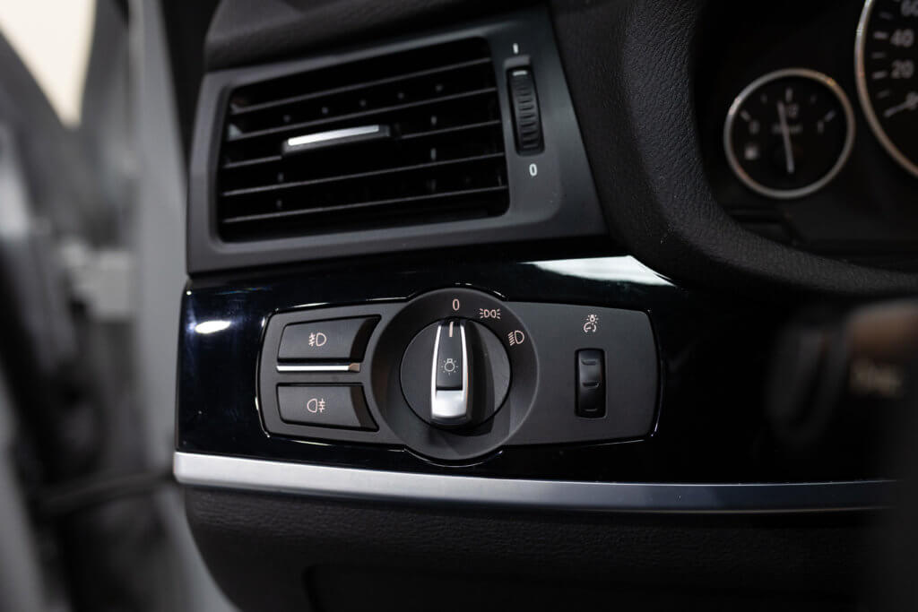 X4 30d Gris Interieur 37