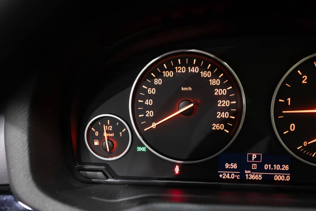 X4 30d Gris Interieur 38