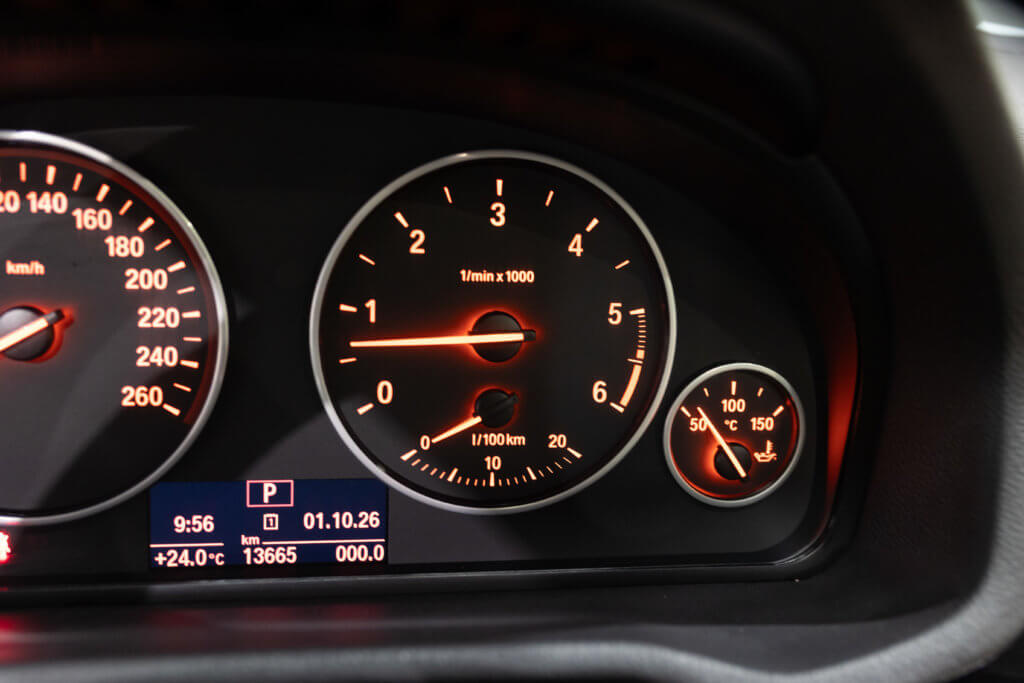 X4 30d Gris Interieur 39