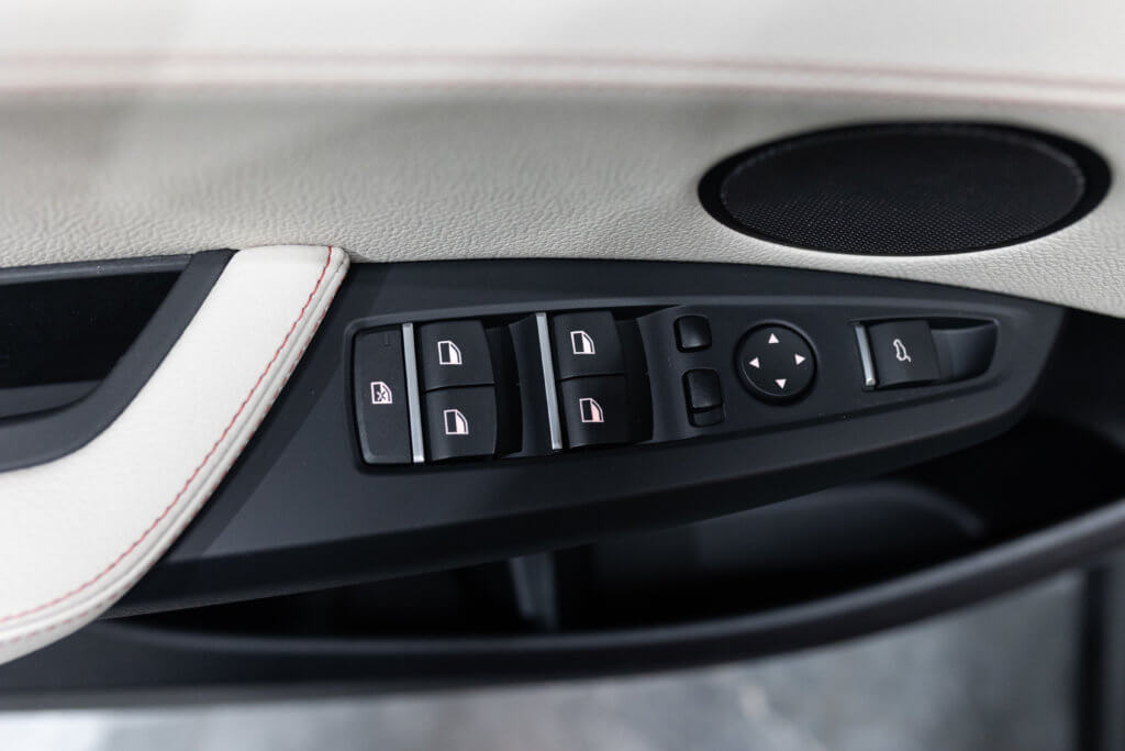 X4 30d Gris Interieur 4
