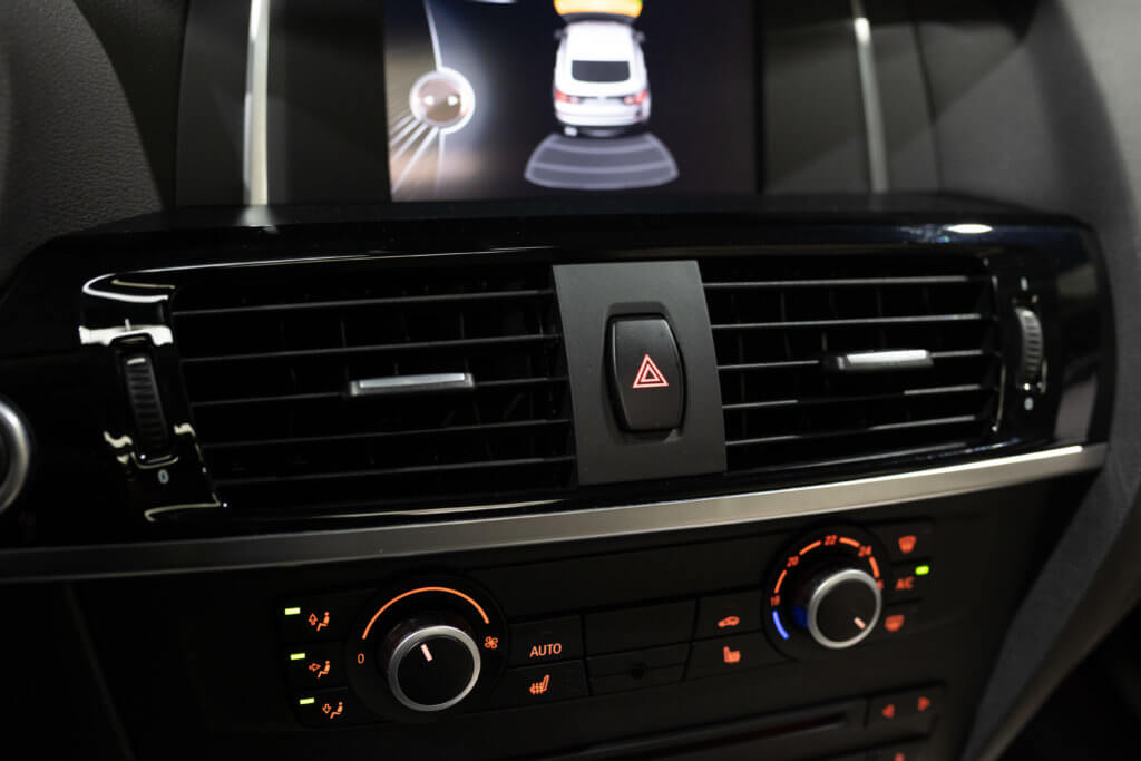 X4 30d Gris Interieur 43