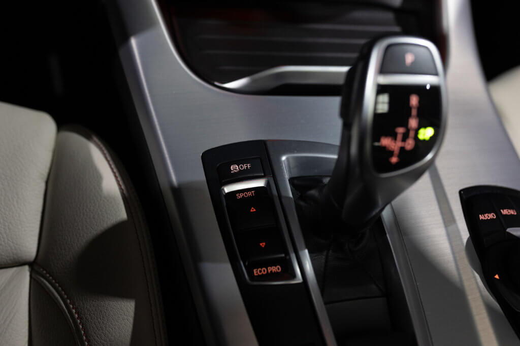 X4 30d Gris Interieur 49