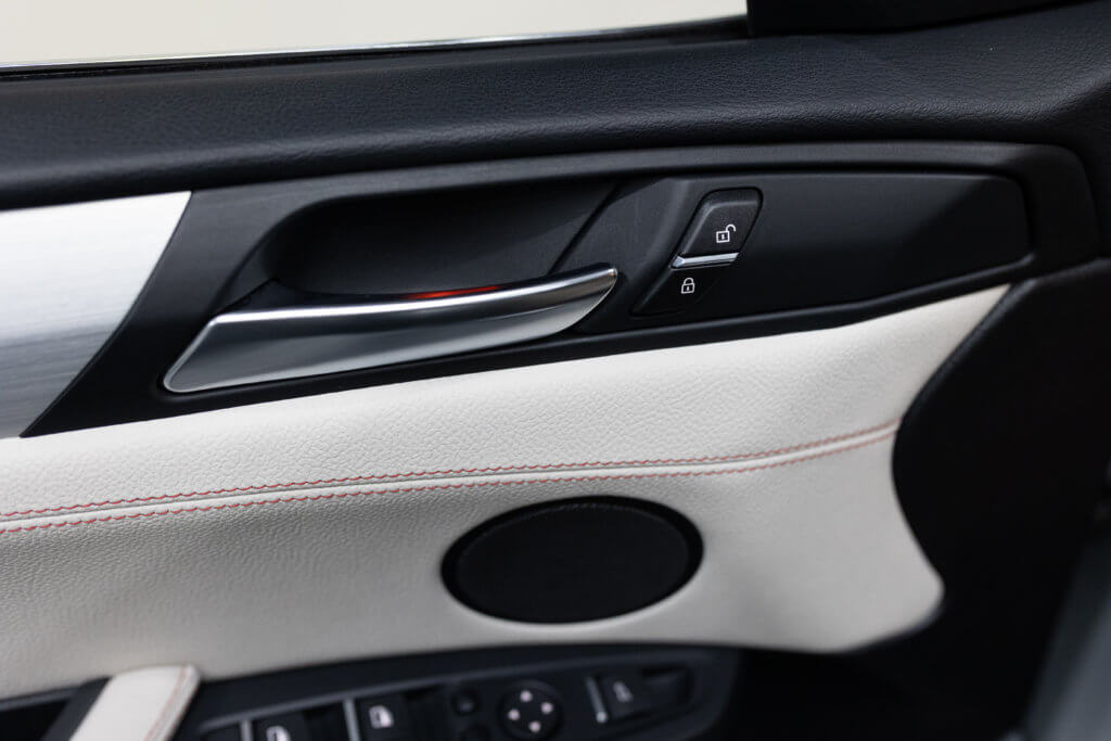 X4 30d Gris Interieur 5