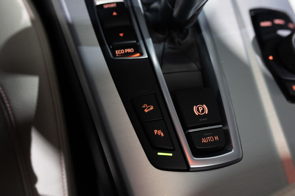 X4 30d Gris Interieur 51