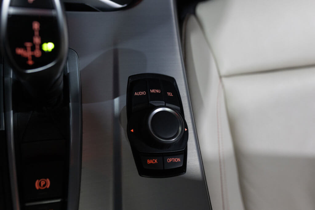 X4 30d Gris Interieur 52