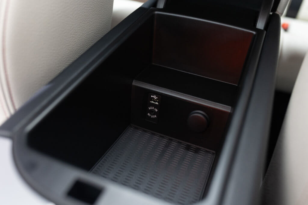 X4 30d Gris Interieur 54