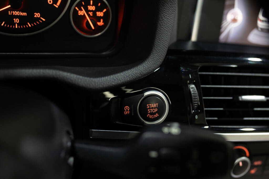 X4 30d Gris Interieur 57