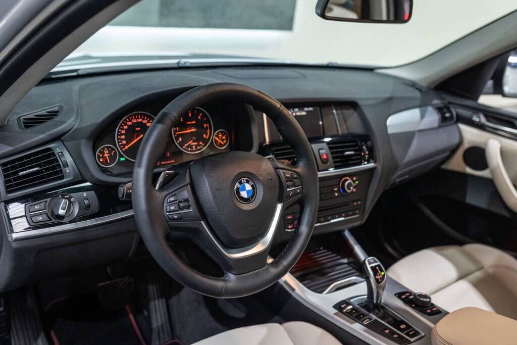 X4 30d Gris Interieur 6