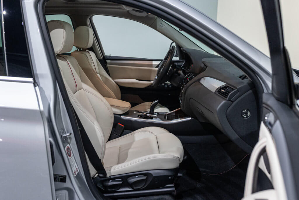 X4 30d Gris Interieur 7