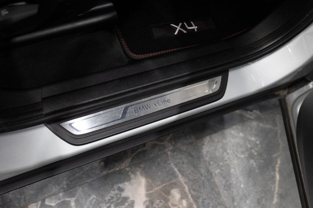 X4 30d Gris Interieur 9